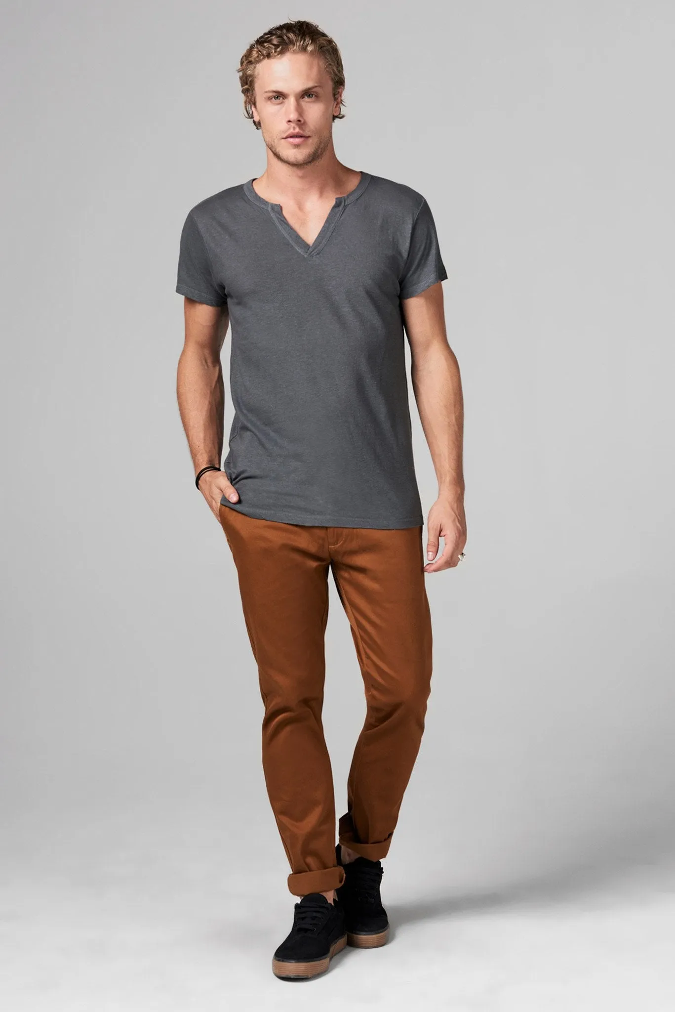 Men's Linen Blend Cross V-Neck Tee