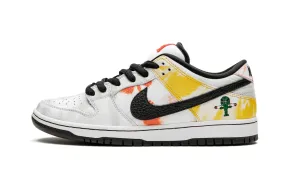 NIKE SB DUNK LOW RAYGUN WHITE