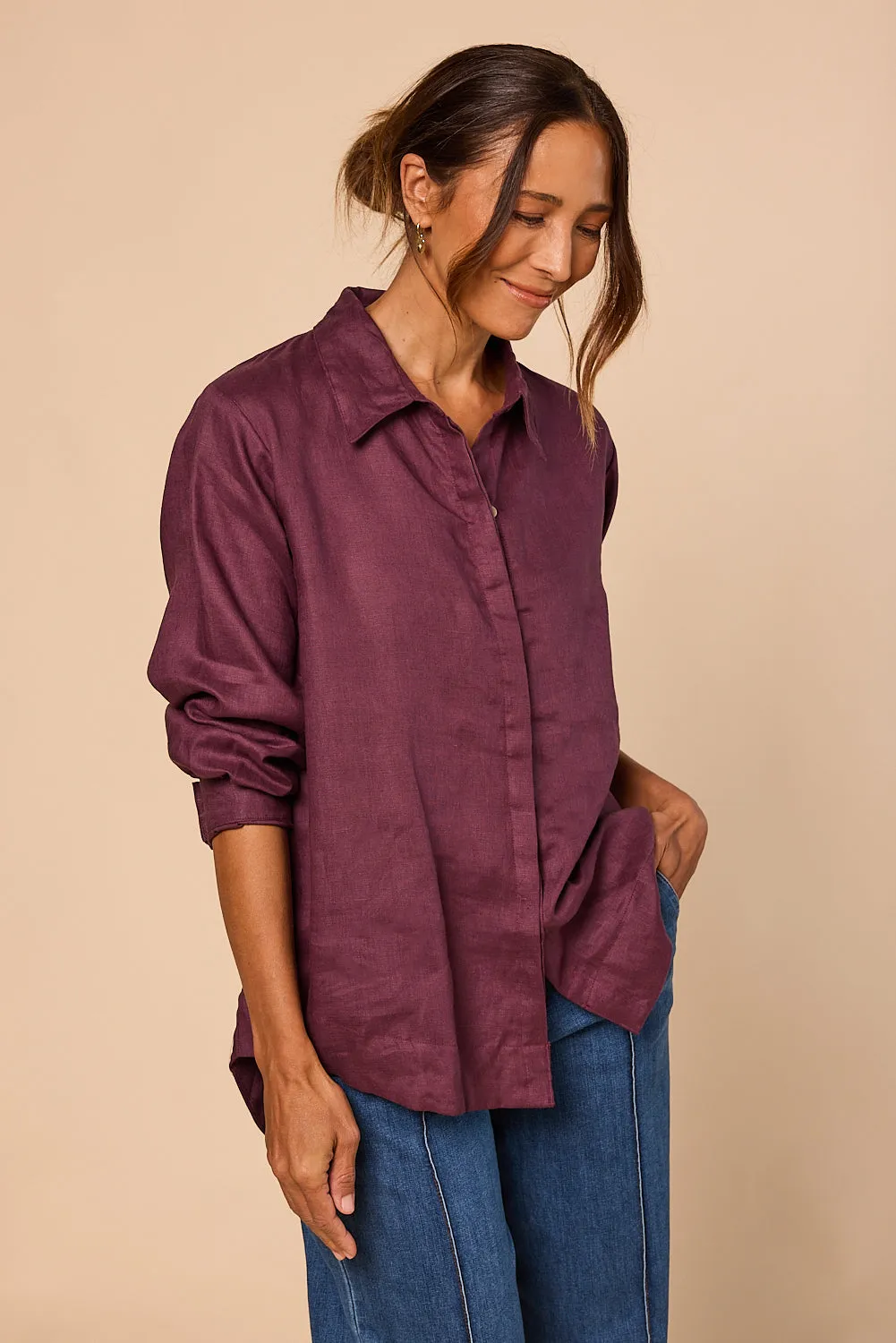 Oversized Linen Boyfriend Shirt in Plum